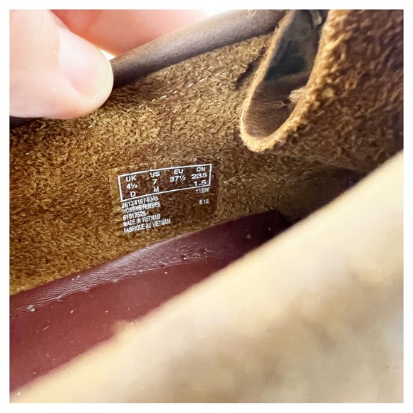Clarks Women's Wallabee Moccasin - Picture 7 of 7